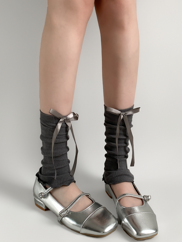 Decorations Ballet-Style Warmers Cream Leg Bow White/Black/Light with Gray