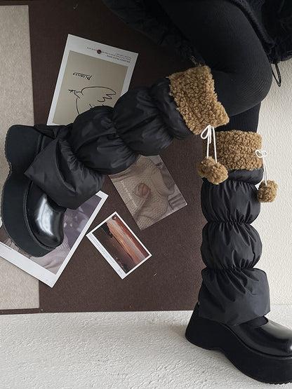 Süße Beinwärmer mit Schleife und Pompons