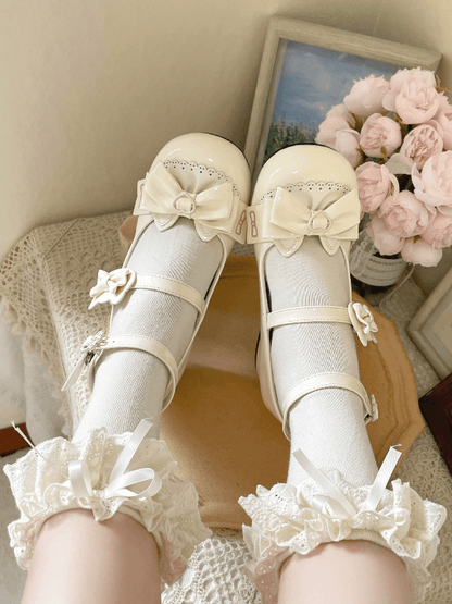 アプリコットの蝶結び、キティ型のバックルストラップ、ブロックヒール、ロリータメリージェーン