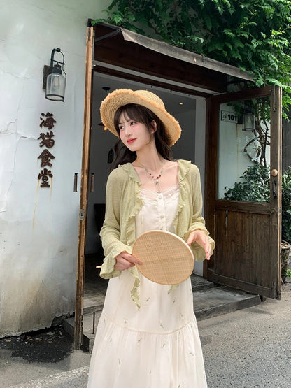 Kei Buttons ベージュ フローラル刺繍 レーストリム フローラル モリ キャミトップ