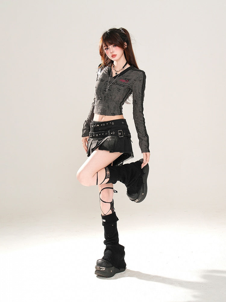 Glamouröses Crop-Top mit V-Ausschnitt und Löchern in Schwarz/Dunkelgrau