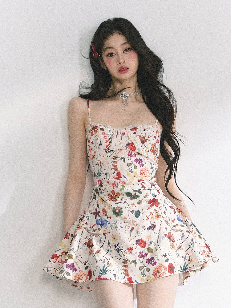 Beiges, floral bedrucktes, weihnachtliches Cami-Kleid, lange/kurze Version