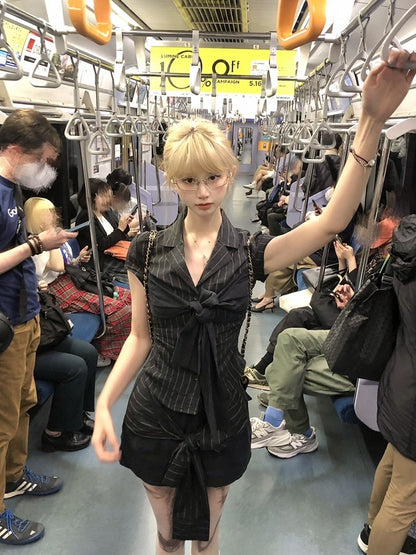 Detail Button Front Placket with Tie Striped Black Bow Shirt