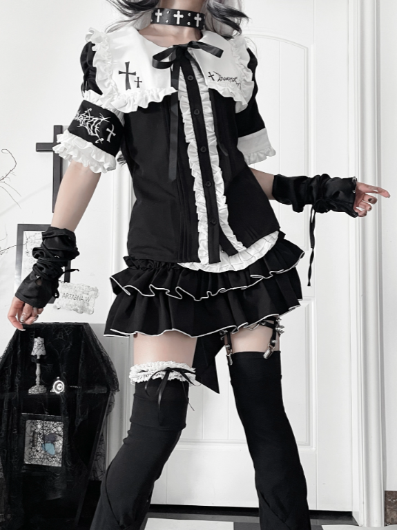Front Gothic Sleeve Bow Metal with Lacing Tie Short Lace-Trimmed Back White Eyelet Top Black