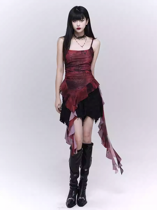 Glamorous Cami Top mit asymmetrischem Volantsaum in Rot