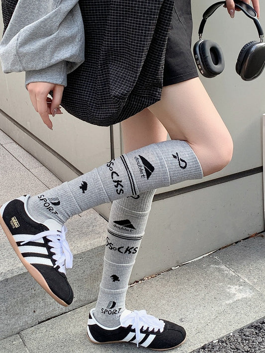 3-Color Paneled Design Calf Socks with Letter Pattern - Xi Shang Mei Shao