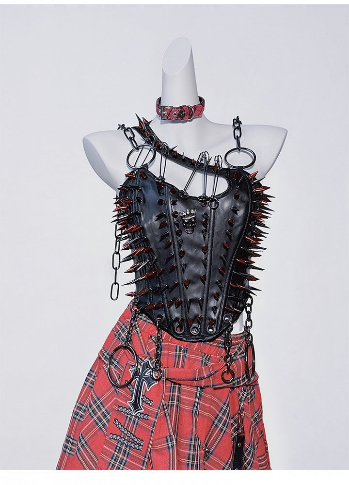 Schwarzes PU-Camisole-Top mit Punk-Nieten und Kettendetail und Schnürverschluss auf der Rückseite