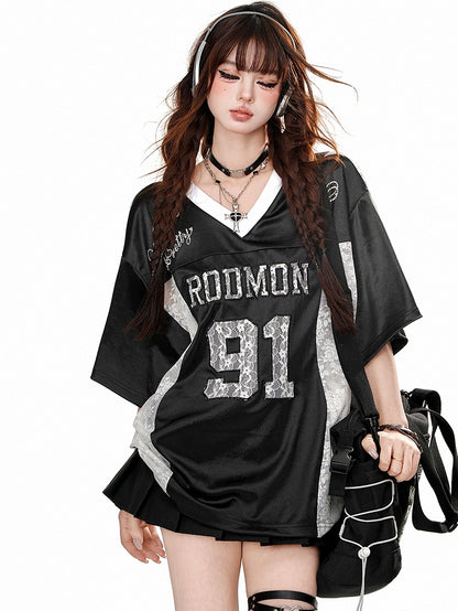 Grau/schwarzes sportliches T-Shirt mit V-Ausschnitt und Spitzen-Patchwork