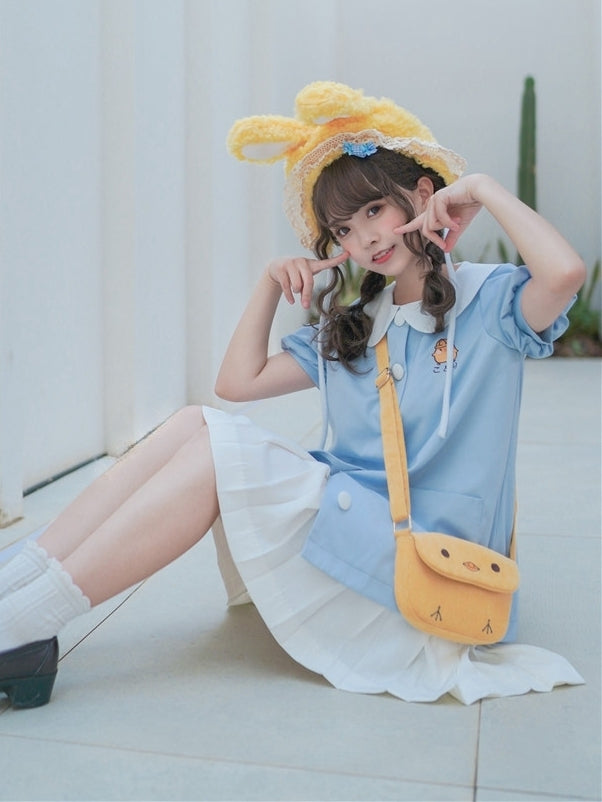 Hellblaues Top mit Puffärmeln und Peter-Pan-Kragen von Little Chicken