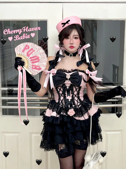 Schwarzes und rosafarbenes trägerloses Prinzessinnen-Korsett-Top mit Schnürung / Schwarze Spitzen-Pumphose