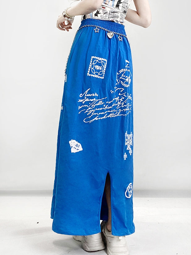 文字の帆船と十字架のプリントが施されたブルーのY2K Aラインスカート
