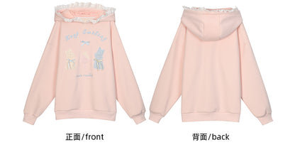 Rosafarbener, süßer Kapuzenpullover mit gehäkelten Häschendetails und Fleecefutter