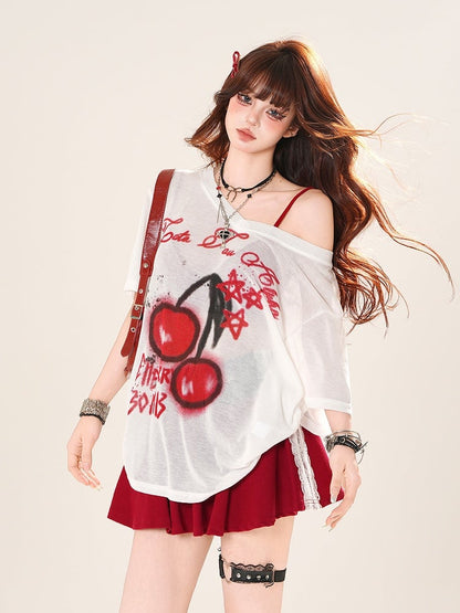 ホワイトのアシンメトリーネックライン、チェリープリントのセミシースルーカバーアップ