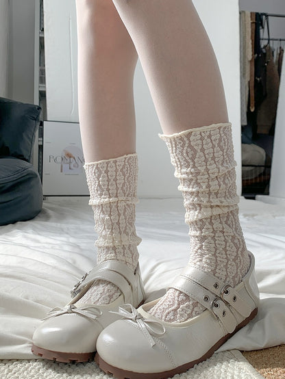 Embroidery Floral Calf Beige Socks