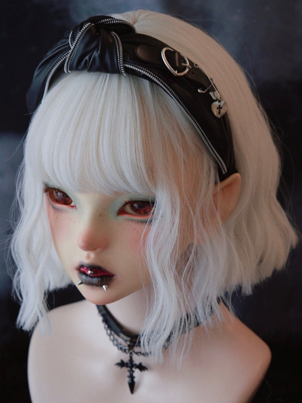 With KC Buckle Knot Design Black Decorated Pins Heart