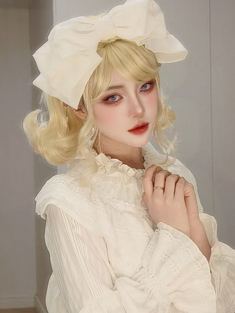 Länge gewellte Perücke blond mit Pony 25-28 cm