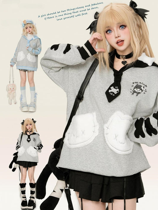 Blau/schwarzes Sweatshirt mit Matrosenkragen und Kitty-Stickerei