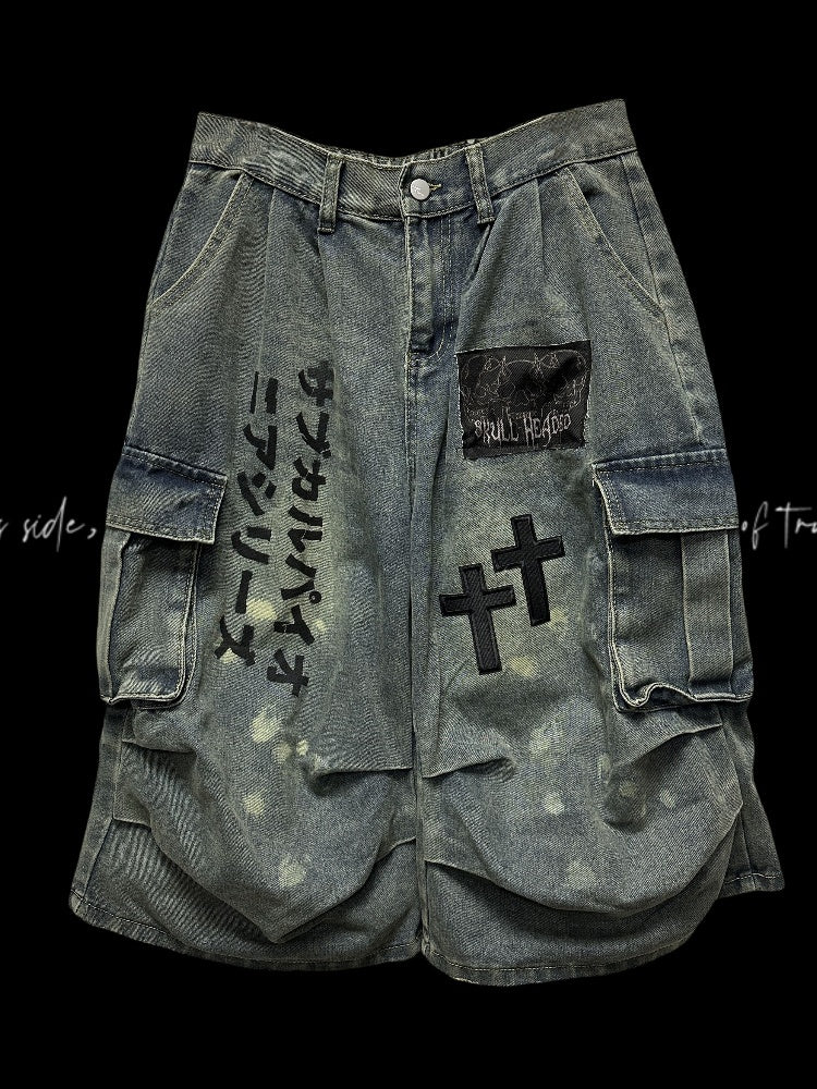 Leichte, weit geschnittene Jeans mit Applikationen im Punk-Stil in Blau mit Used-Look