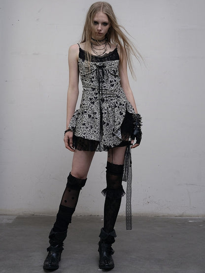Selbstbindendes, schwarz-weißes Camisole-Kleid mit asymmetrischem Saum und Trägern aus Spitze mit glamourösem Herzdruck