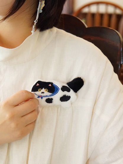 Süße Plüschbrosche in Katzenform