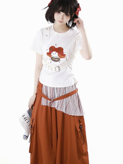 取り外し可能なバックルストラップ付きホワイトカートゥーンプリントTシャツ