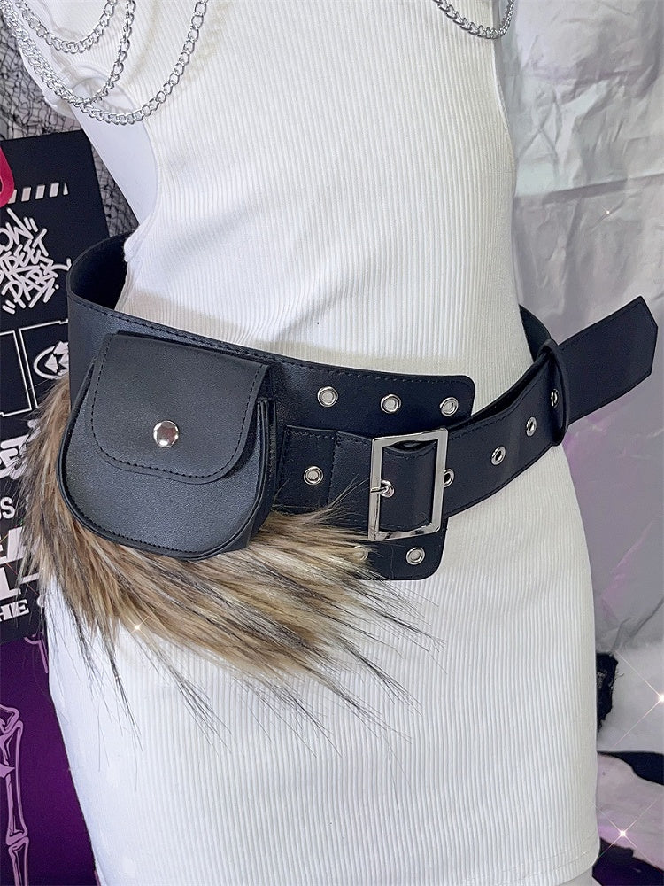 Schwarzer Gürtel mit Kunstpelzbesatz und Schnalle + Gürteltasche mit Druckknopf