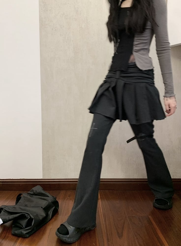 with Pleated Regular/Long Version Jeans Gray Skirt and Cross Flared Motif Dark