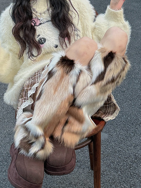 Weiß-braune Y2K Shaggy Beinwärmer