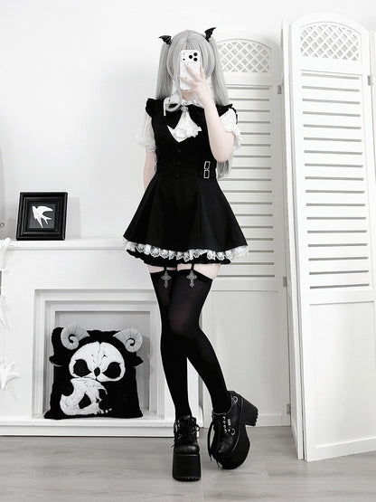 Jabot Black Jirai-Kei Plaid Short Sleeve Gown with Lace Bow Accents + Matching Shorts Set - Puzzles