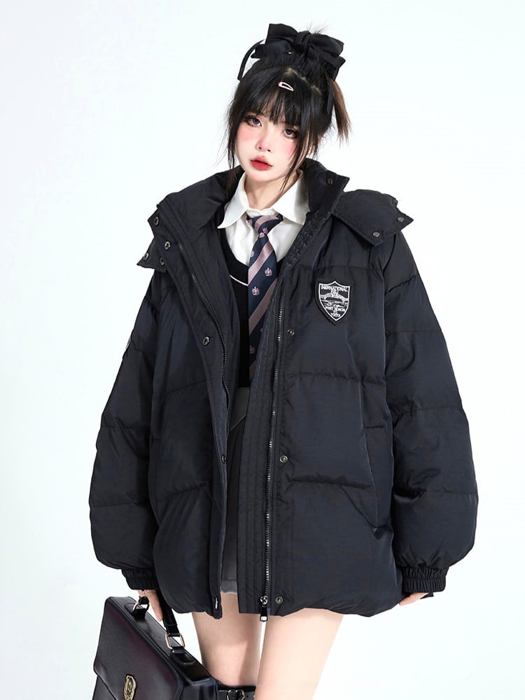 Preppy Kurzer elastischer Mantel Patches Badge Kapuze schwarze Manschetten mit gepolstertem