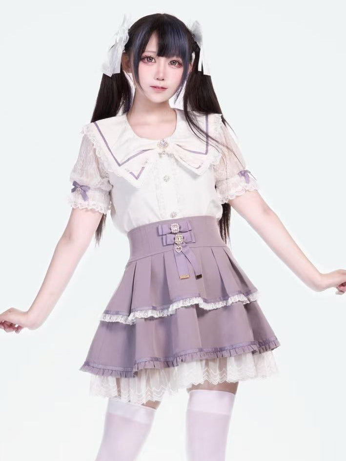 Jirai Kei Bluse mit Schleife, lila-weißem Kragen, Schleifen und Kronenbrosche