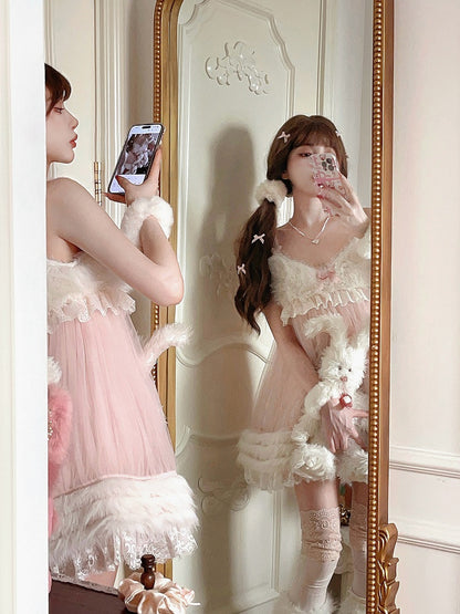 Kleid mit Tüll-Imitat-Unterkleid-Akzenten aus Pelz Rosa