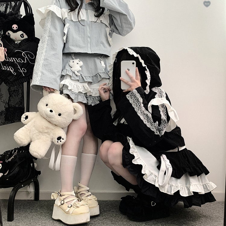 ブルージライケイテックウェアのキュートなキティ柄ティアードフリルスカート