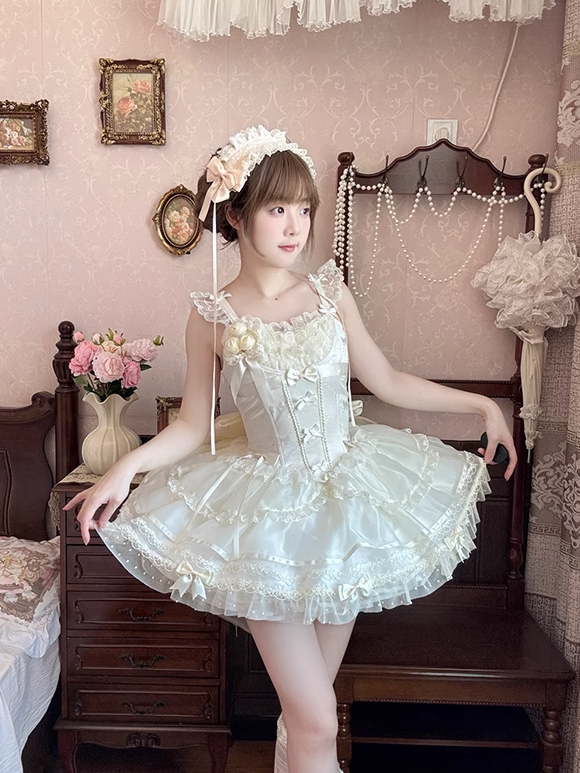 Beigefarbenes JSK-Kleid mit Flatterärmeln und Schleifen auf süßem, bauschigem Balletcore-Lolita-Mieder