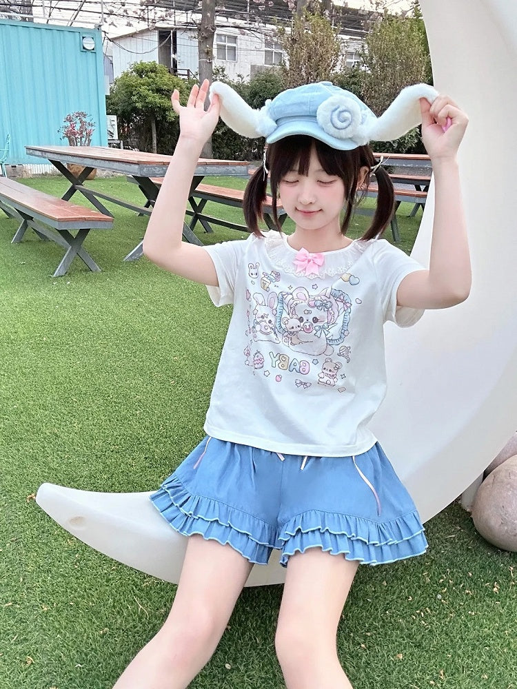 ホワイトのフリルネックラインの愛らしいウサギのプリントTシャツ