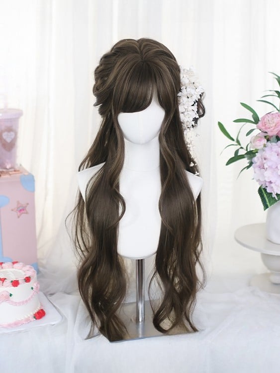 前髪はサイドに流し、ウィッグ付き、ブラウン、長さ65～70cm、ウェーブ