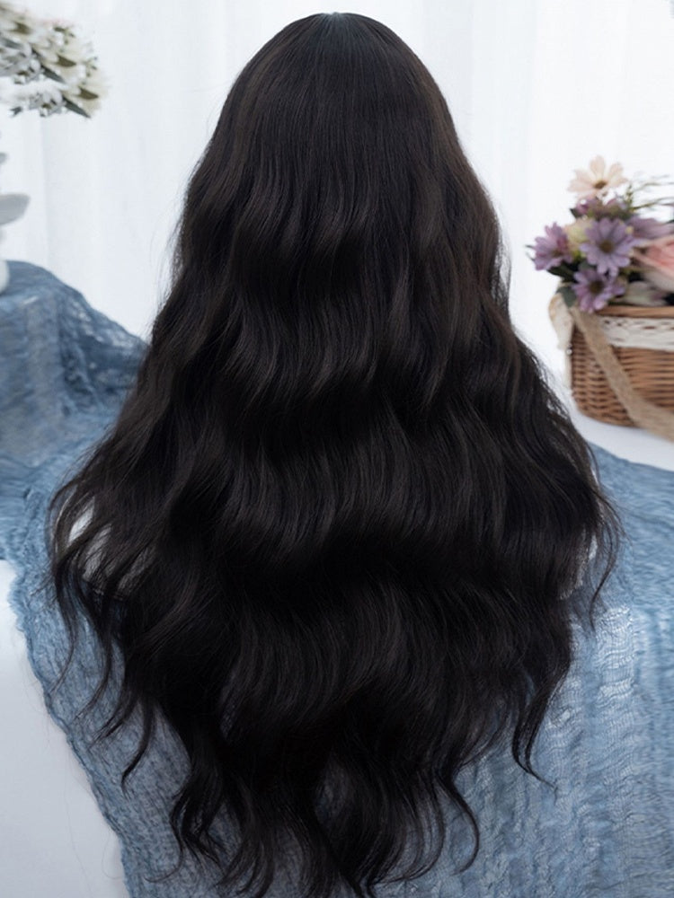 Schwarzer Tee, lange, gewellte Kunsthaarperücke mit Pony