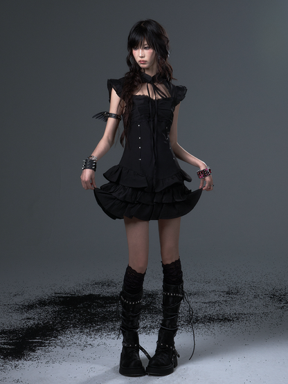 Schwarzes Gothic-Punk-A-Linien-Puffkleid mit Spitzen-Metallnieten