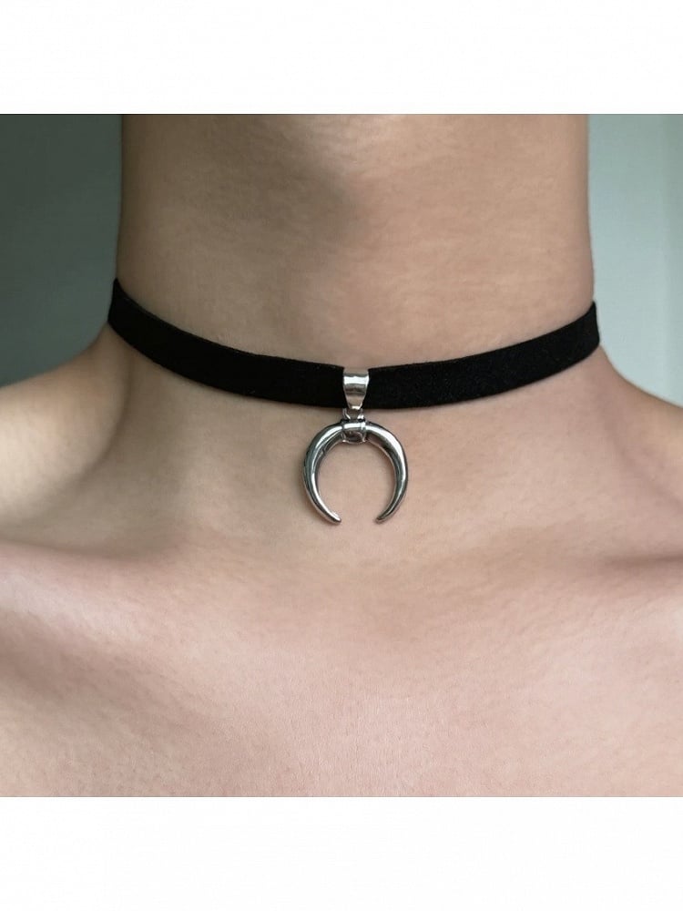 Moon-Adorned Silver Minimalist Choker - YSHXS