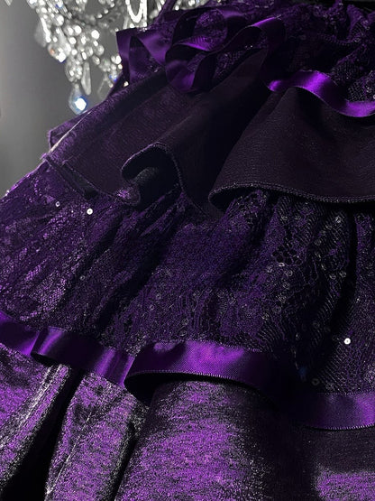 Gothic Rüschenkleid verziert mit Rosen und Stäbchen am Ausschnitt, Lolita-Pailletten, gestuft, Lila
