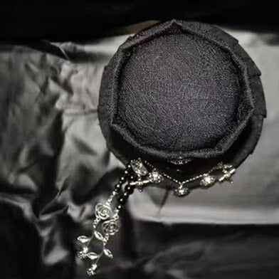 ミニロゼット ブラック/レッド チャーム ビーズハットデザイン