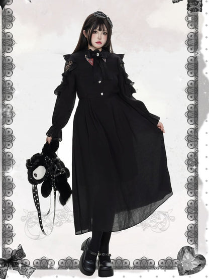 Plus Size Langes Kleid mit Herzknöpfen und schwarzer Spitze