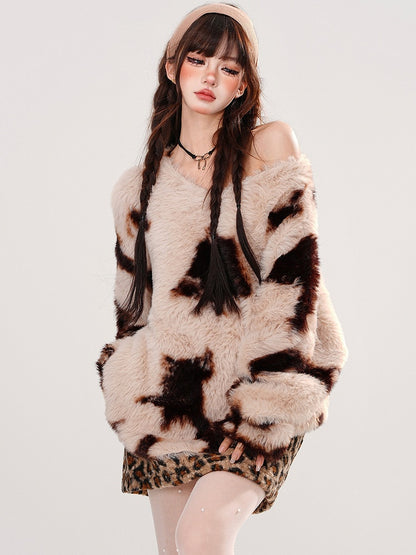 Lockerer Mohairpullover mit V-Ausschnitt und Batikmuster in Hellkaffee