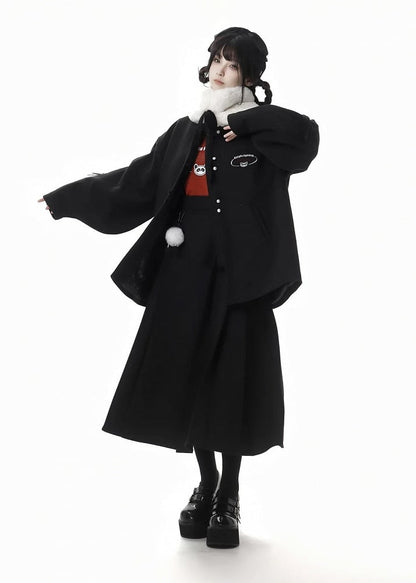 フェイクファーカラーのパンダ柄ブラックコート