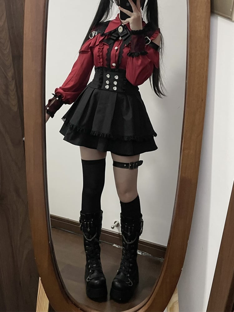 ダークレッドのハート型ボタン留めジライケイトップス（蝶ネクタイ付き）