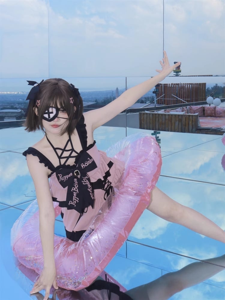 Badeanzug mit Schnürung und Schleifendetails