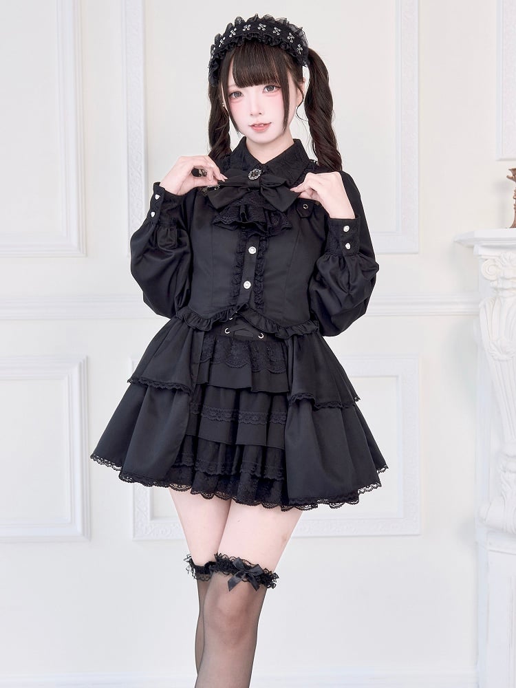 Trägerbluse Schwarz Dekorativer Ausschnitt und Schnalle Illusion Jirai Kei Brosche mit Schleife