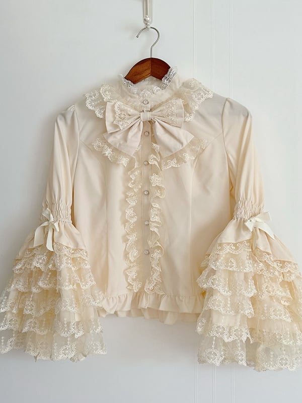 Lace Apricot Sleeves Layered Bell Lolita Blouse