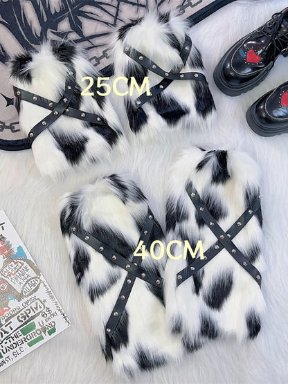 Punk-Stulpen mit zotteligem Riemen und Nietendetail