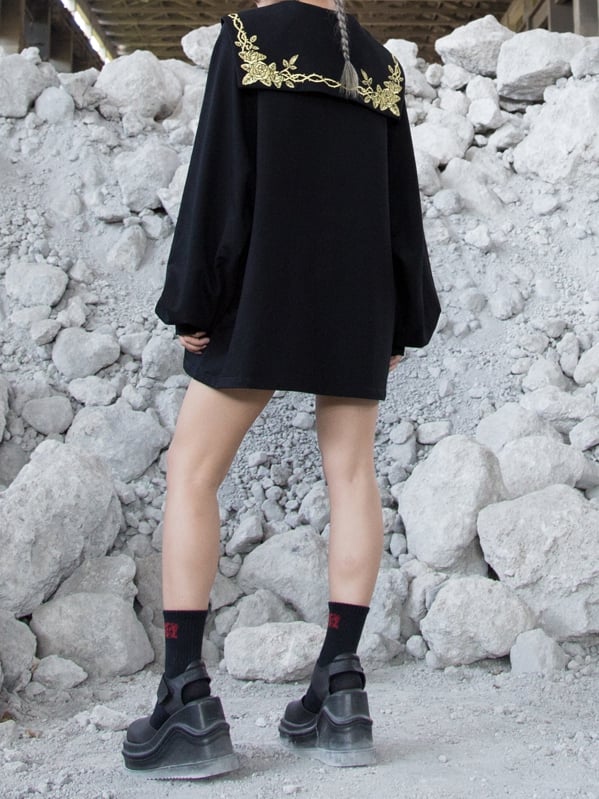 Gold Black Rose and Gothic Sailor Thorn Loose with Collar Embroidery Sweatshirt